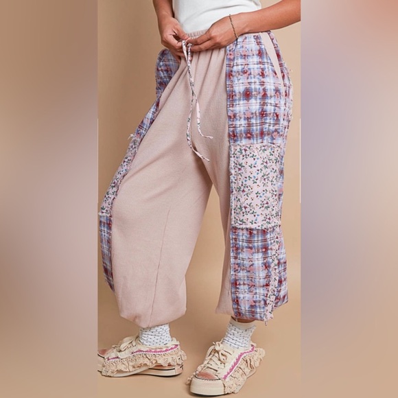 POL floral and plaid pink patchwork relaxed fit baggy joggers medium like new - Picture 5 of 8